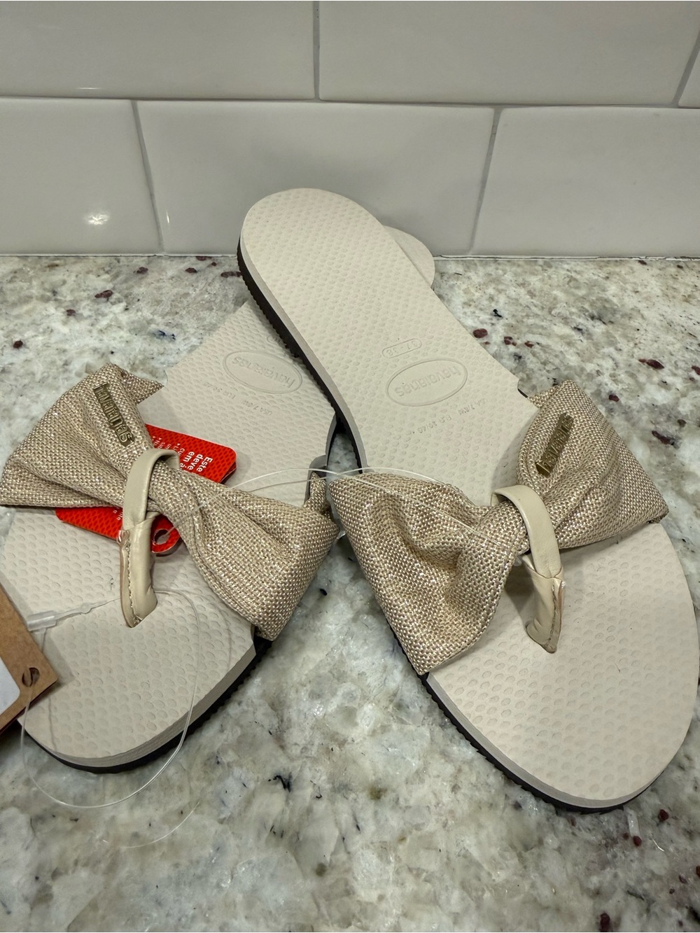 Havaianas Women’s Beige Bow Toe-Post Sandals Soze 7/8 NWT